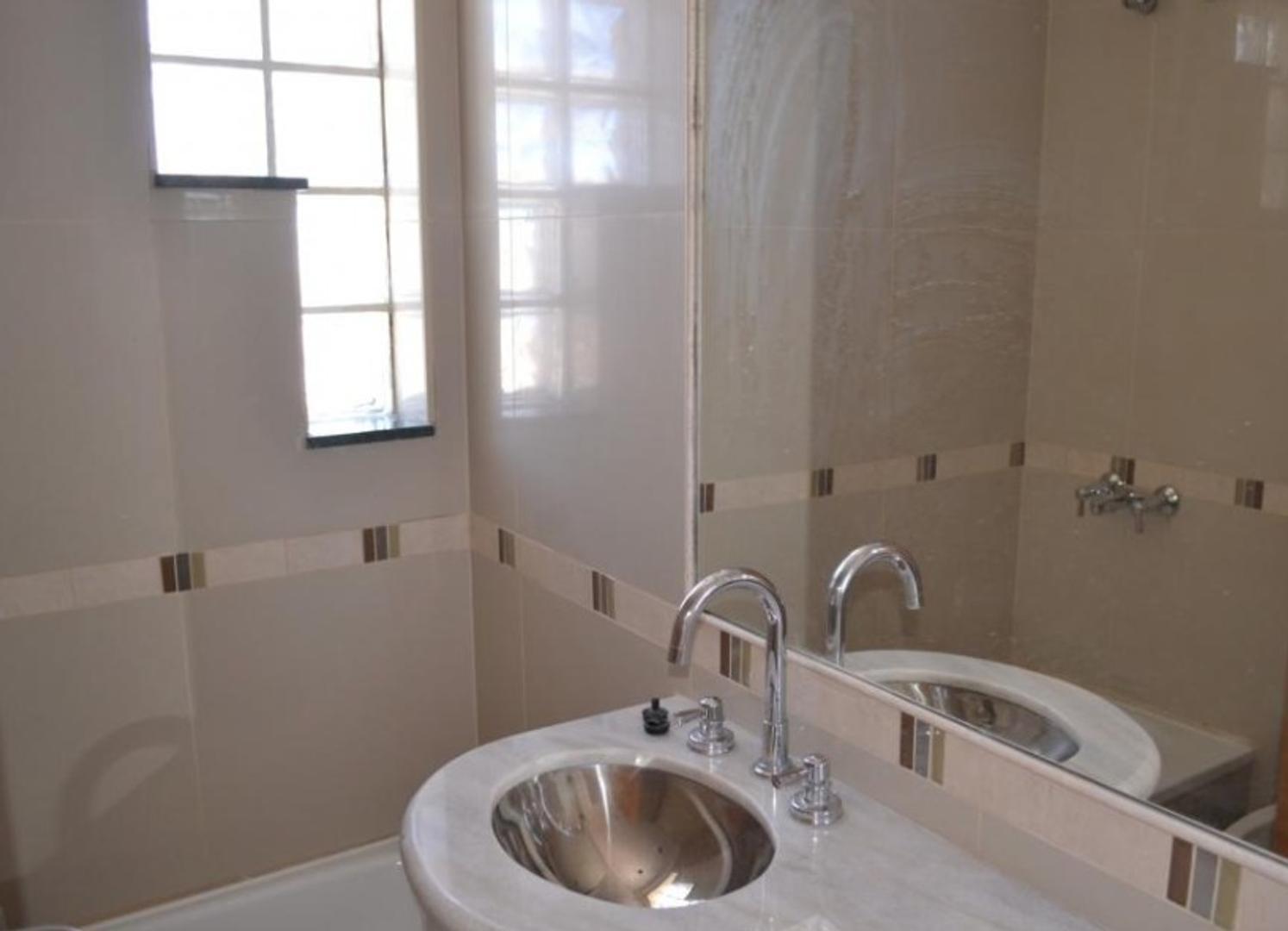 VENTA SEMIPISO 2 DORMITORIOS CON COCHERA Y AMENITIES