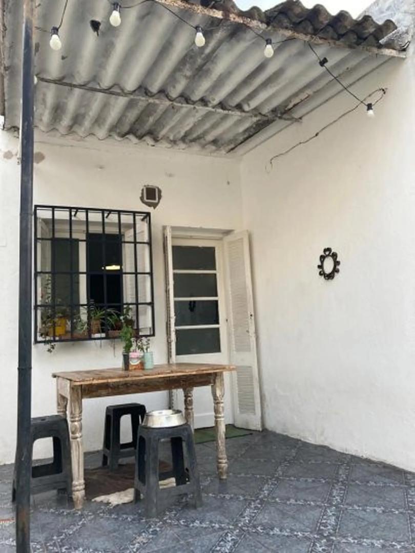 Casa 2 ambientes con 1 baño