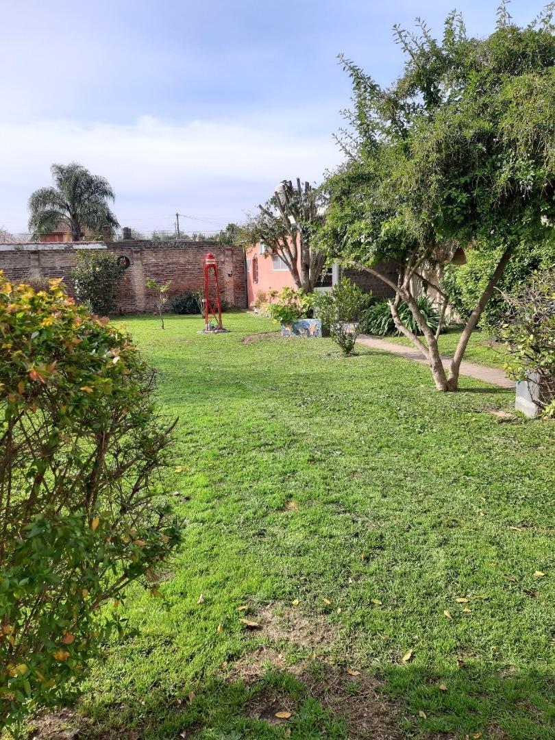 CASA DE 3 AMBIENTES + GALPON + DEPARTAMENTO P.A APTO CREDITO