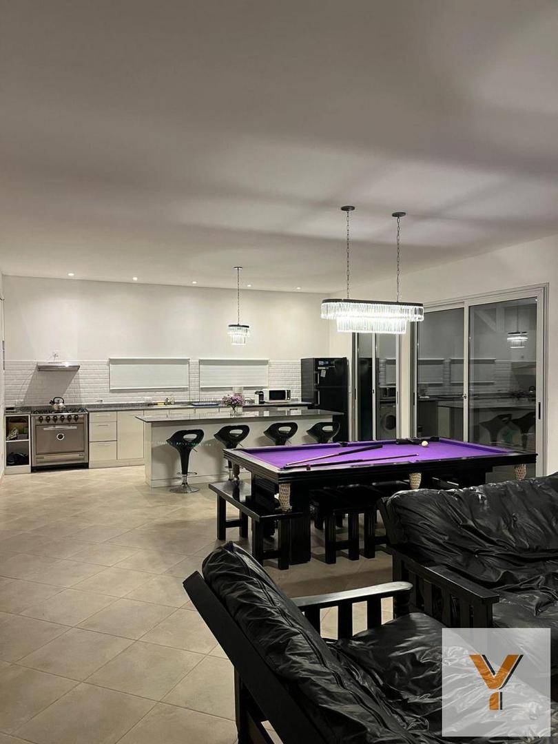 Casa en Venta en Costa Esmeralda, USD 320.000