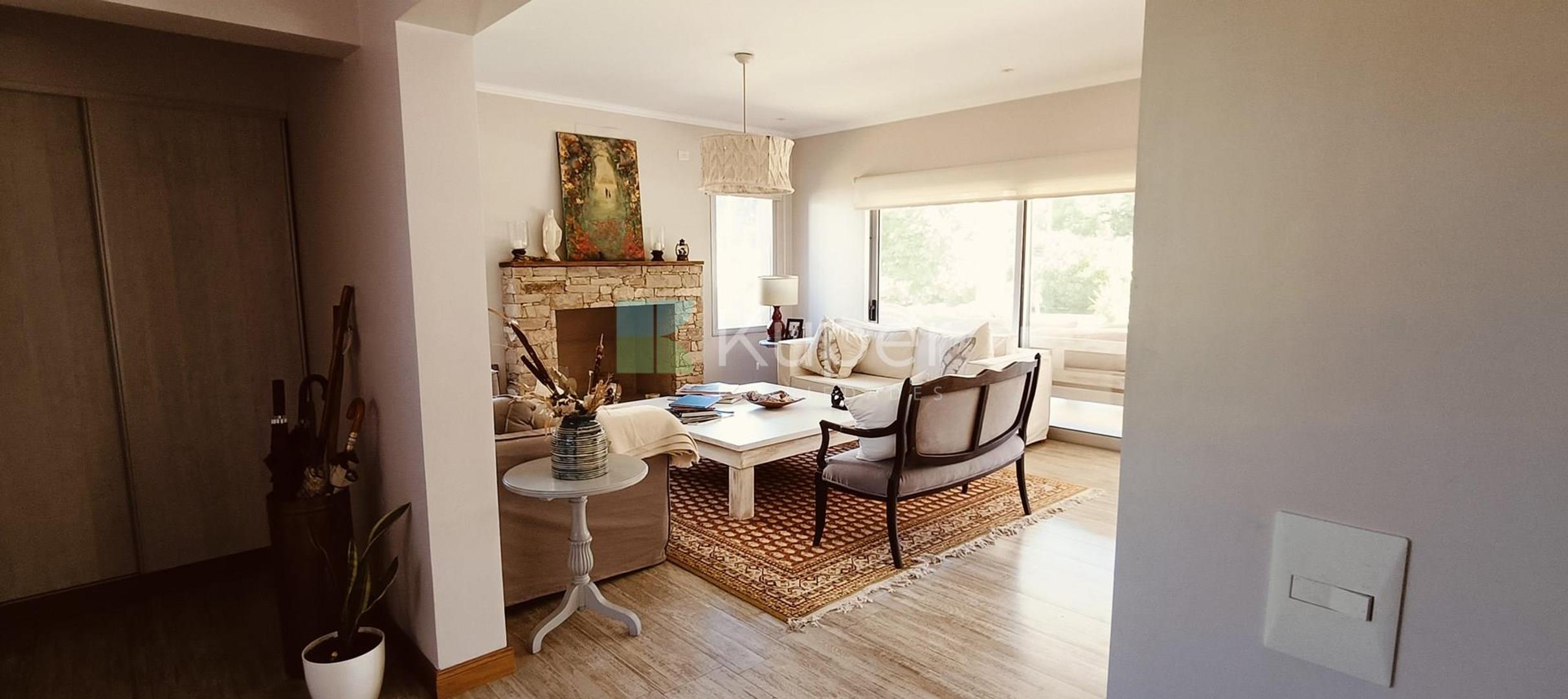 Casa 5 ambientes con 3 baños