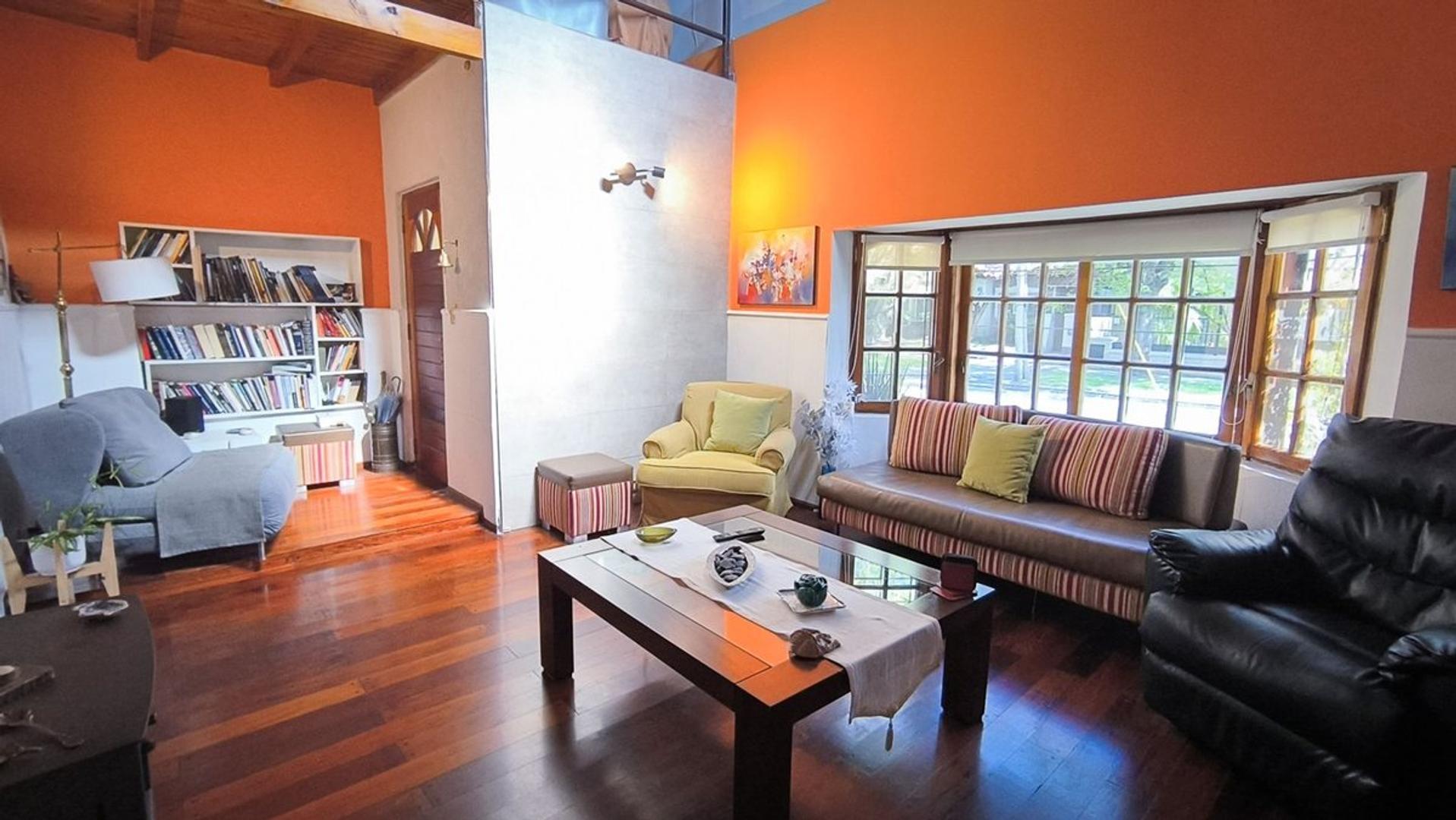 Casa en Venta en Adrogue, USD 265.000