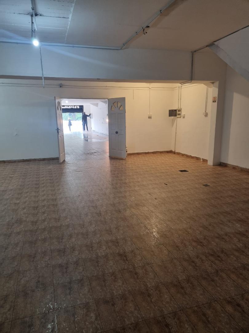 Excelente Inmueble - 2 locales comerciales sobre Colectora