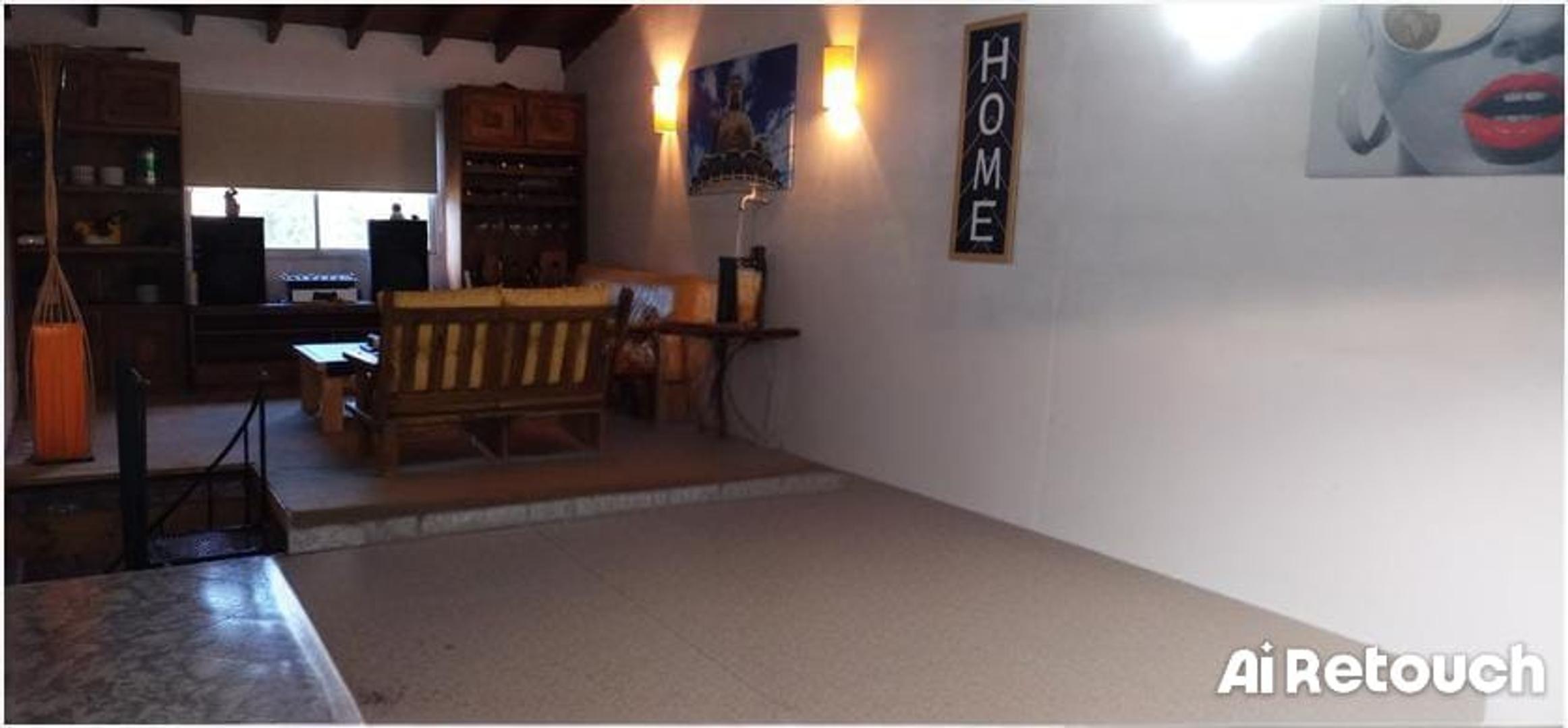 Casa en Venta con 4 cocheras