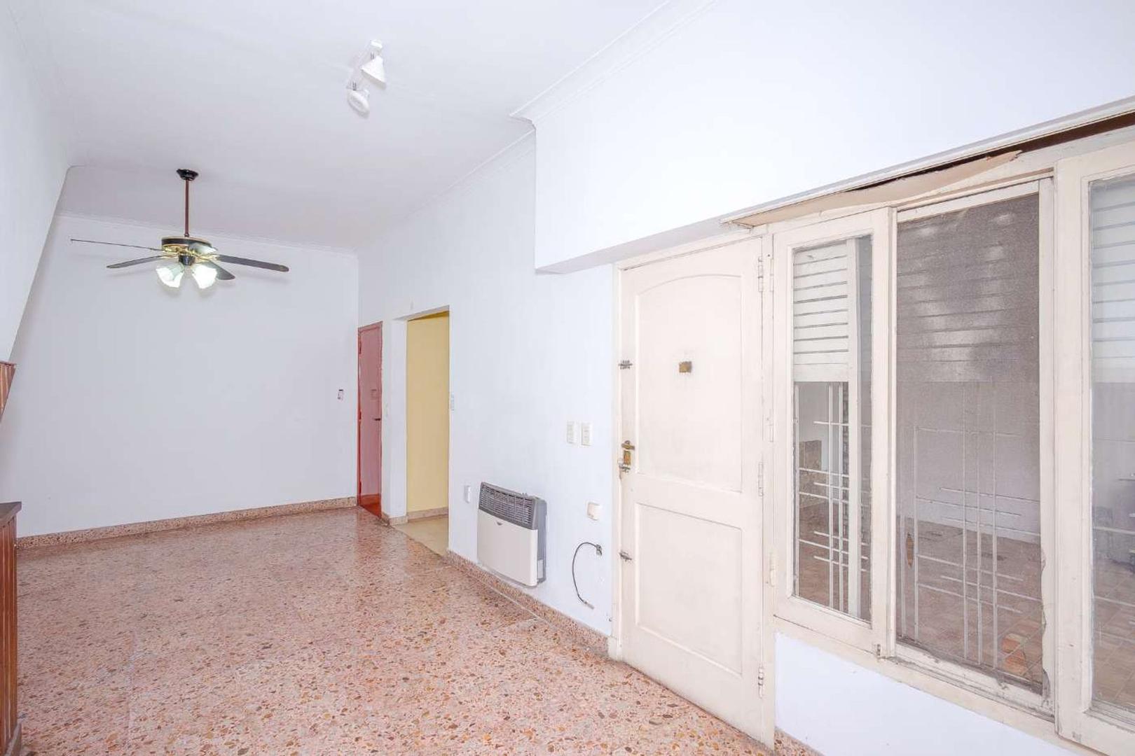 Depto Tipo Casa en Venta con 1 cocheras