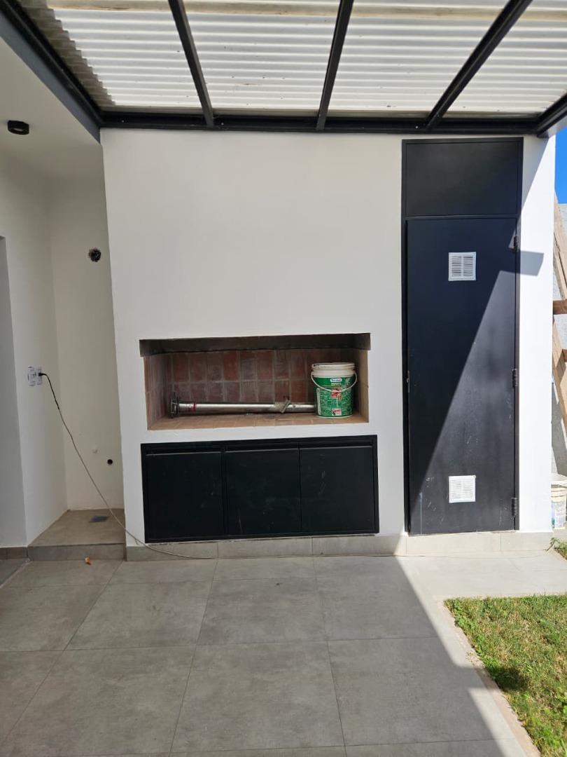 Depto Tipo Casa en Alquiler con 2 cocheras