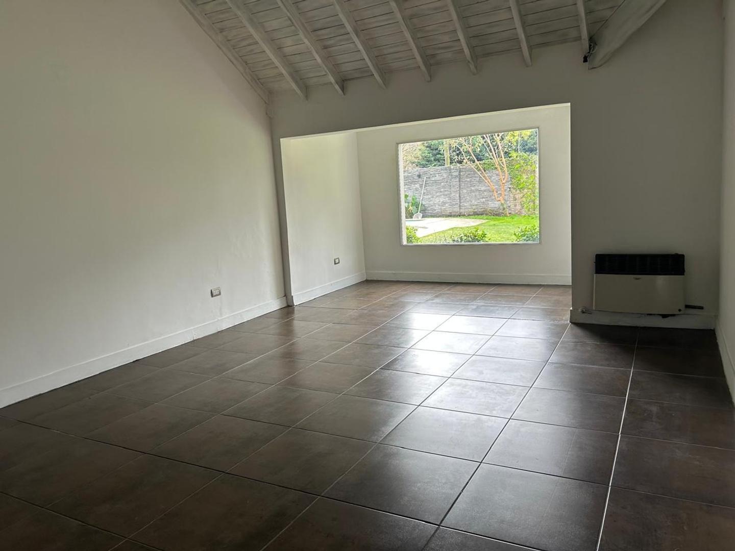 Casa en Venta con 6 cocheras