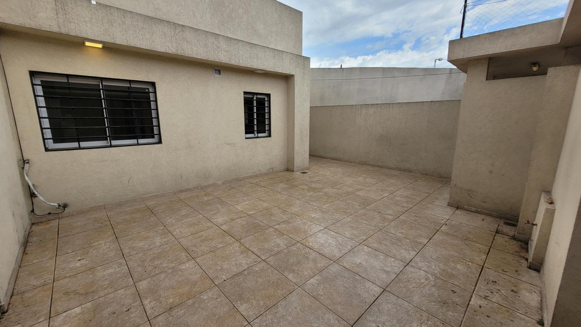 Casa en Alquiler en Moron Norte, $ 800.000