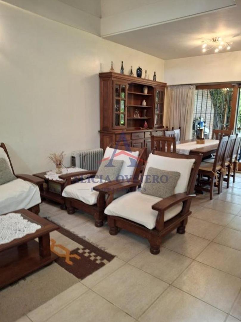 Casa 6 ambientes con 3 baños