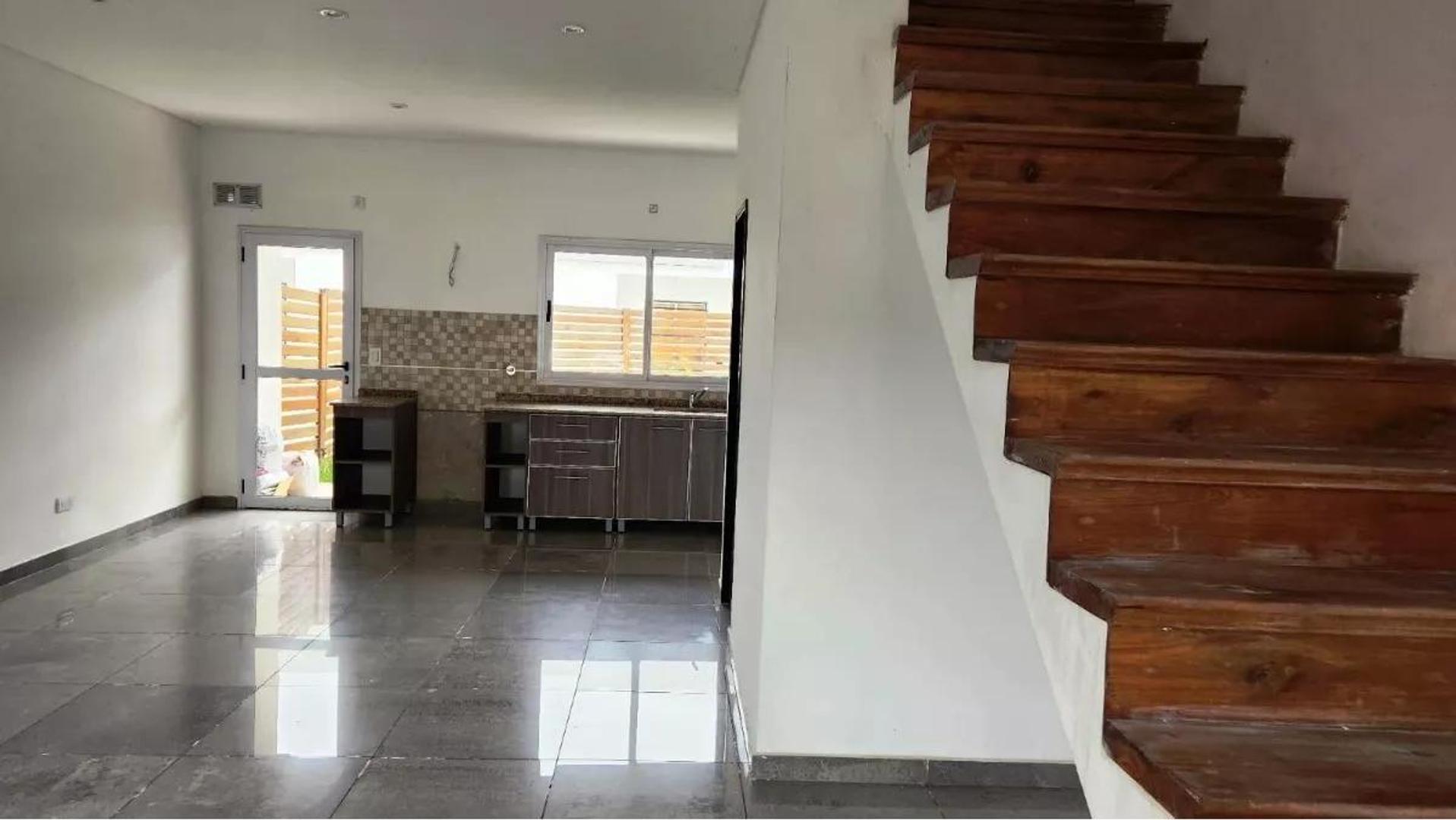 Casa en Venta con 1 cochera