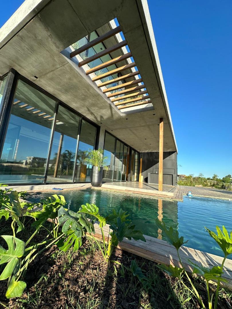 CASA A ESTRENAR 5 DORM EN VENTA AL RIO, NORDELTA