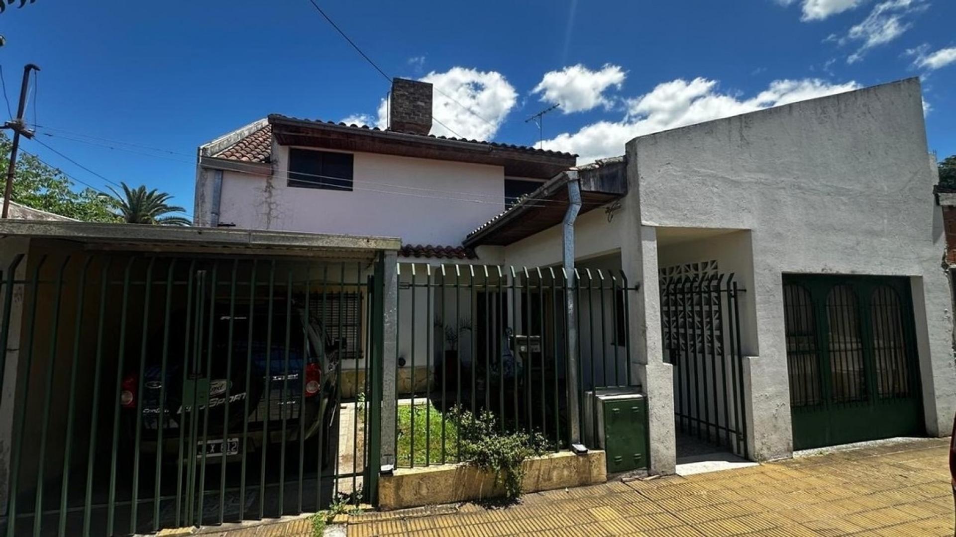 Casa en Venta en Castelar, USD 140.000