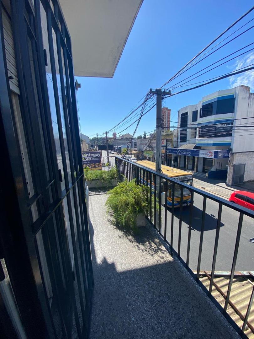 Hipolito Yrigoyen 2265 , Piso 1