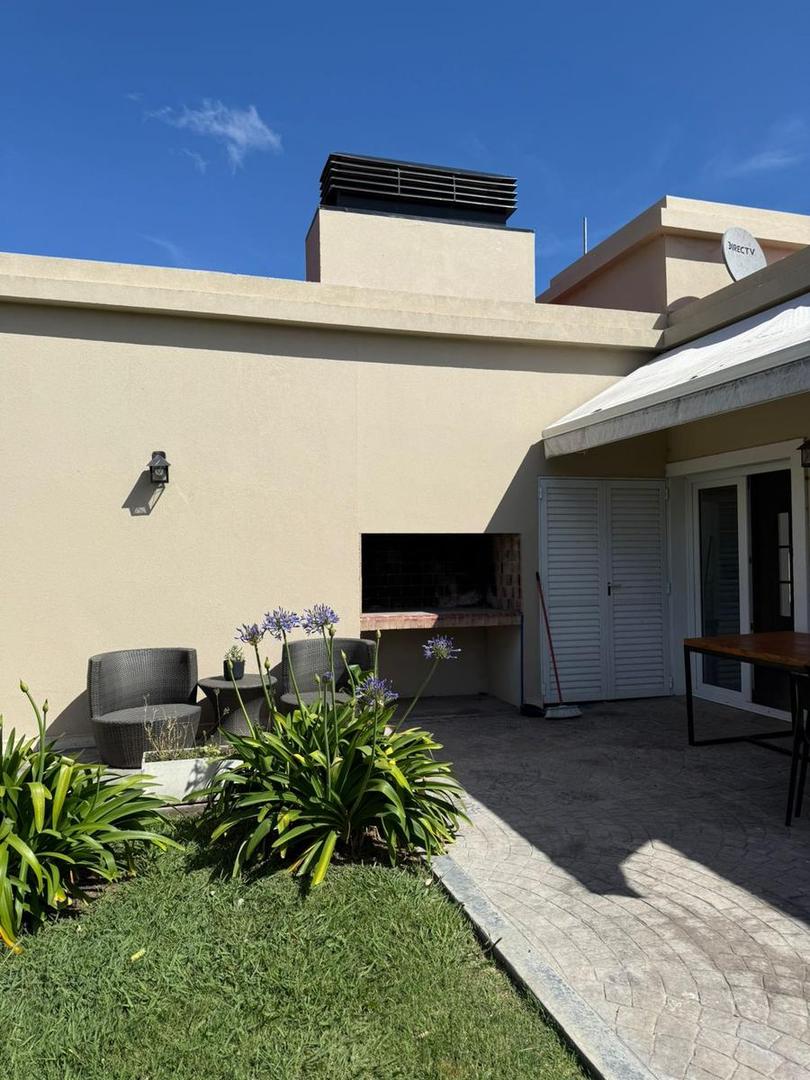 Casa en alquiler temporada Barrio Arenas del Sur