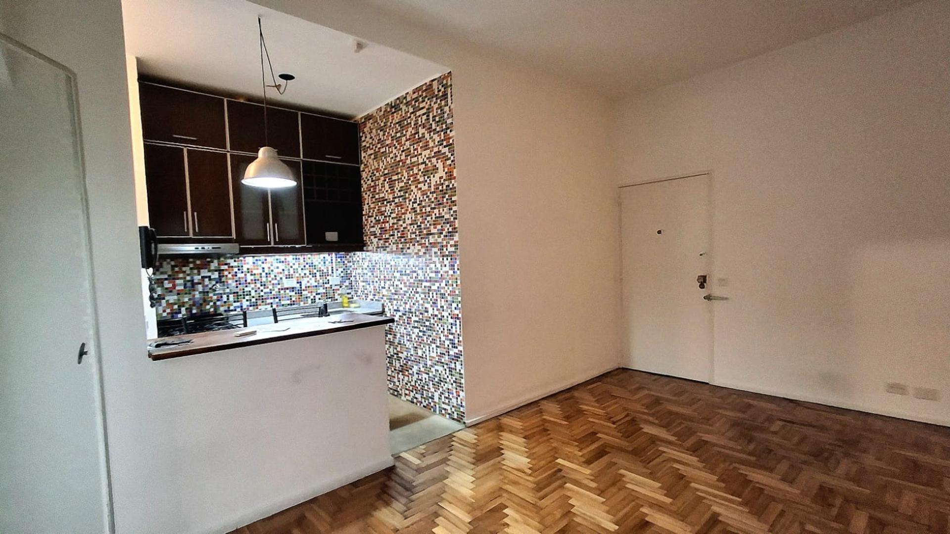 VENTA 2 AMB. A METROS DE CABILDO . PATIO LAVADERO EXCELENTE