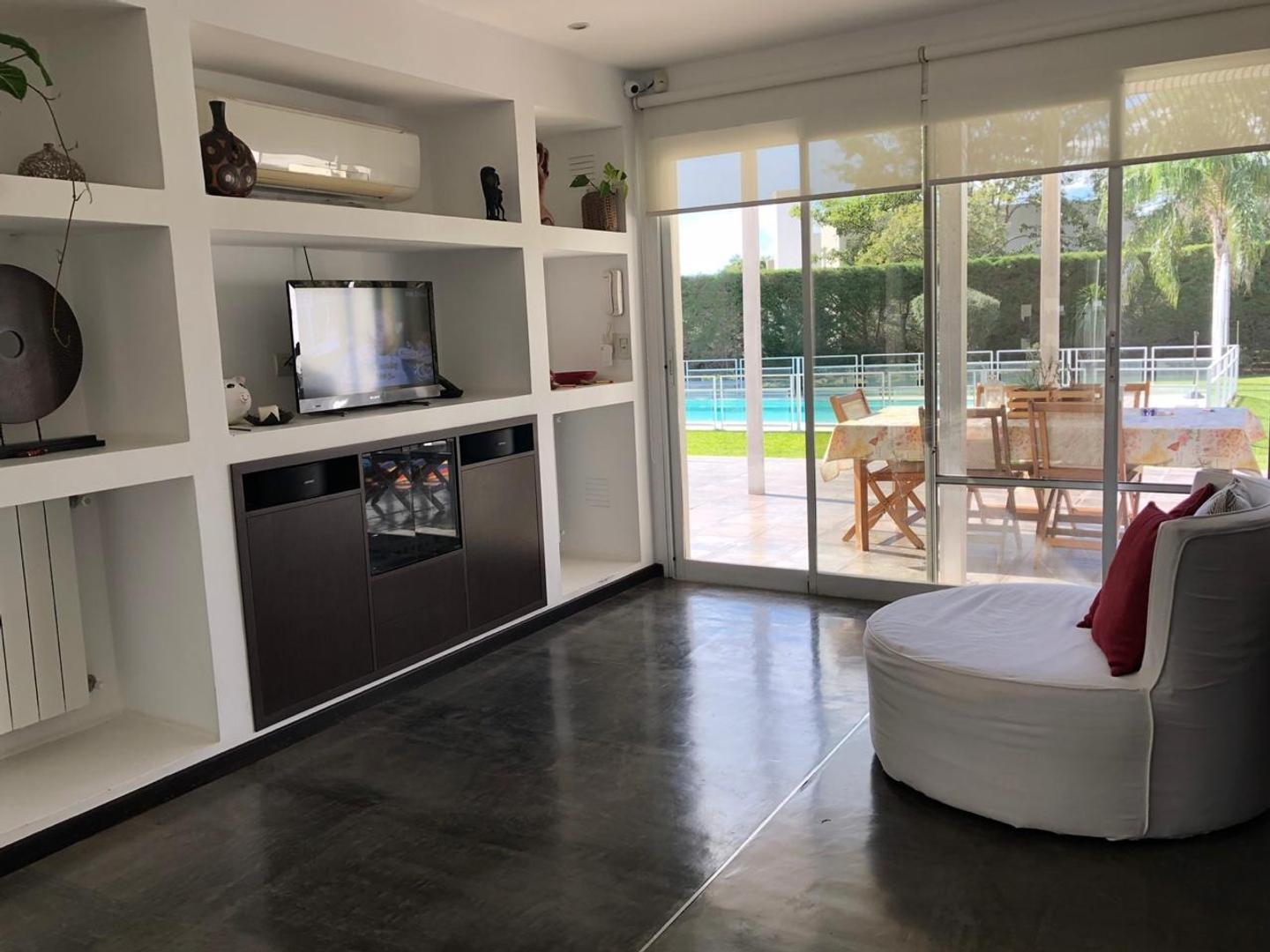 Casa con diseño minimalista.