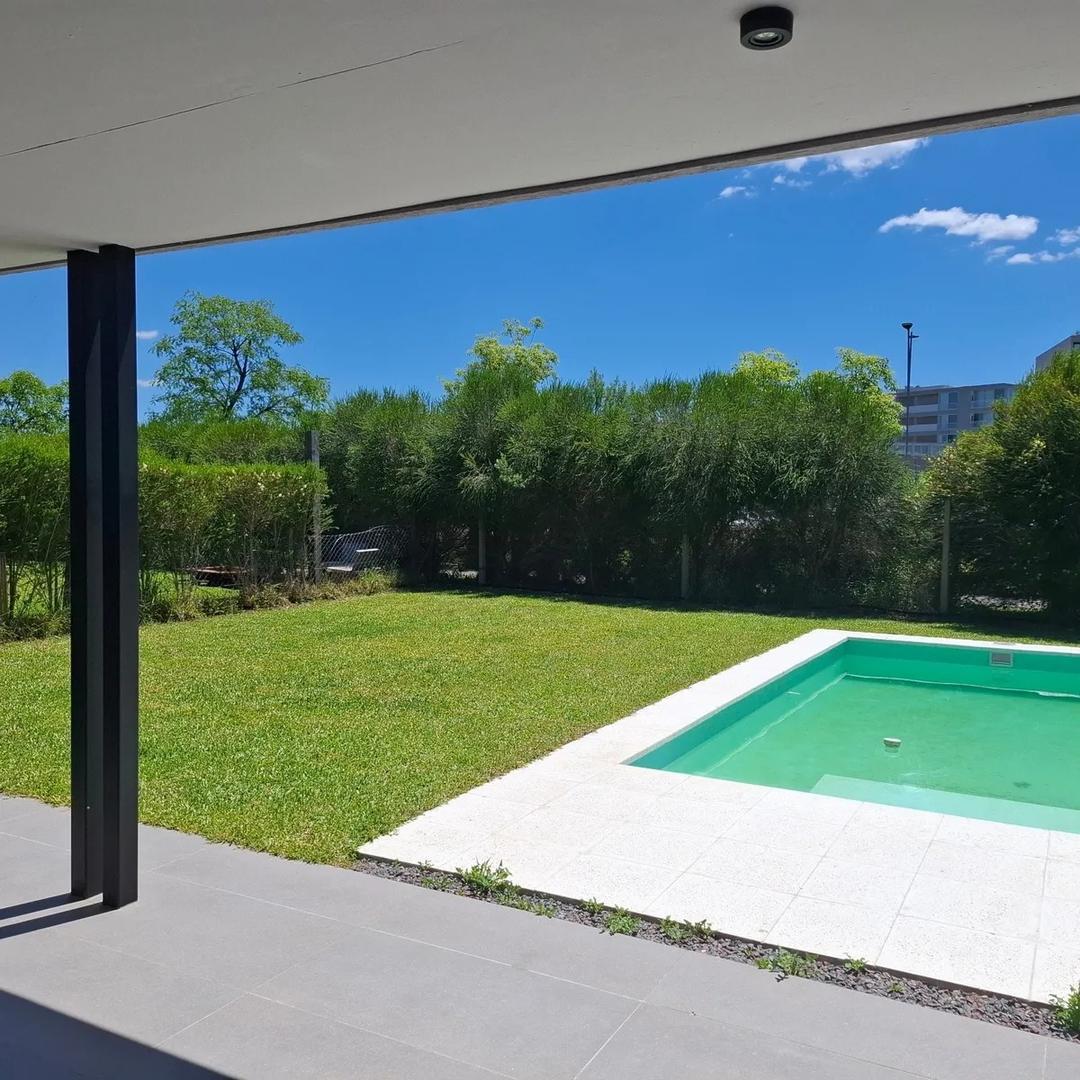 Casa en Alquiler en Puertos - Araucarias, USD 2.300