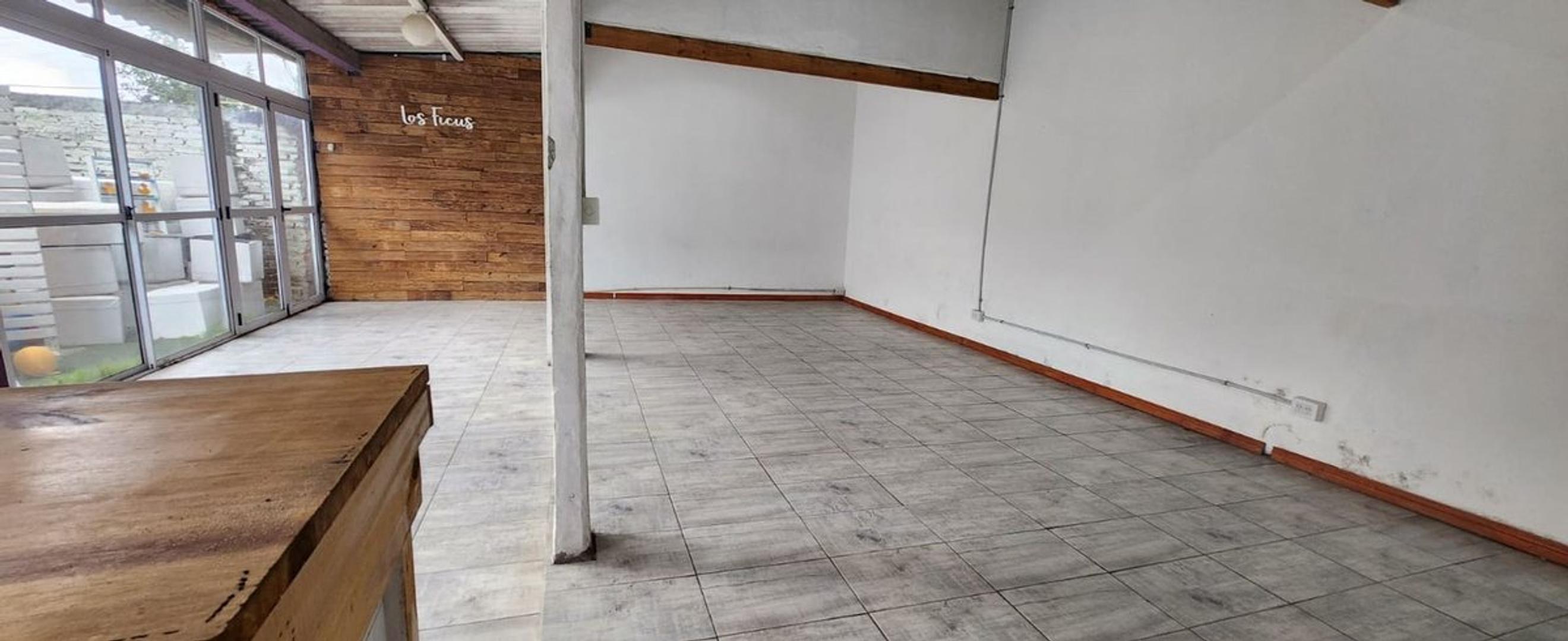 Local en Alquiler en Grand Bourg, $ 1.200.000