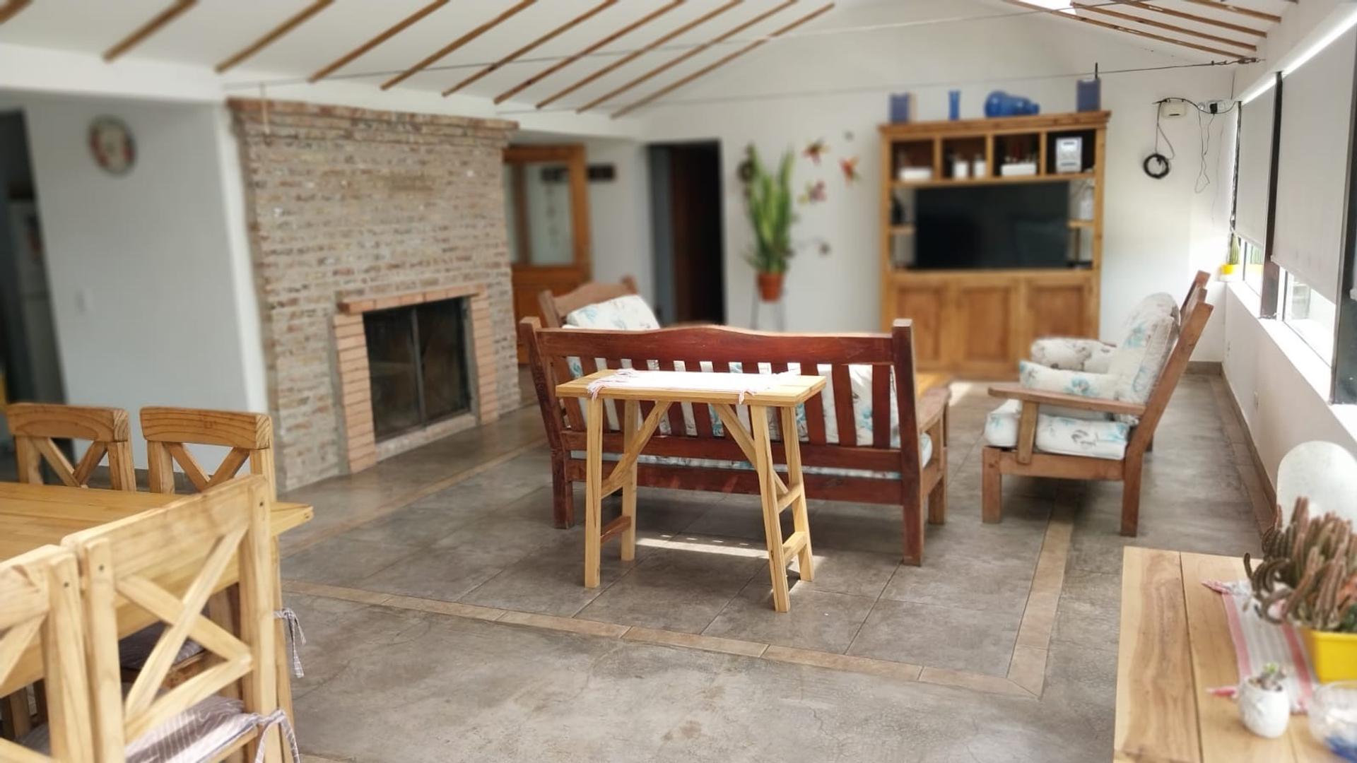 Casa en Alquiler Temporal con 2 cocheras