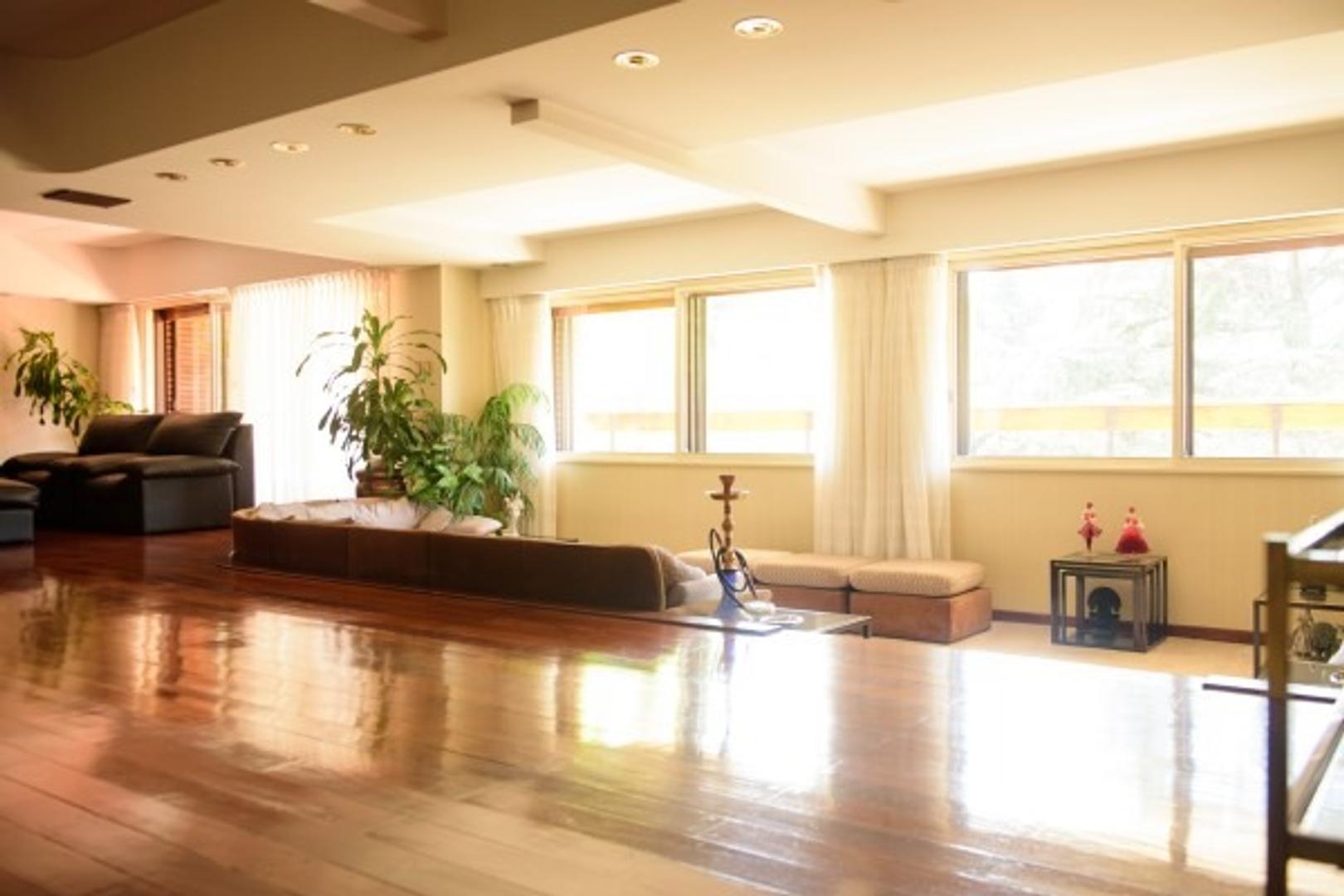 Departamento en Venta de 5 dormitorios