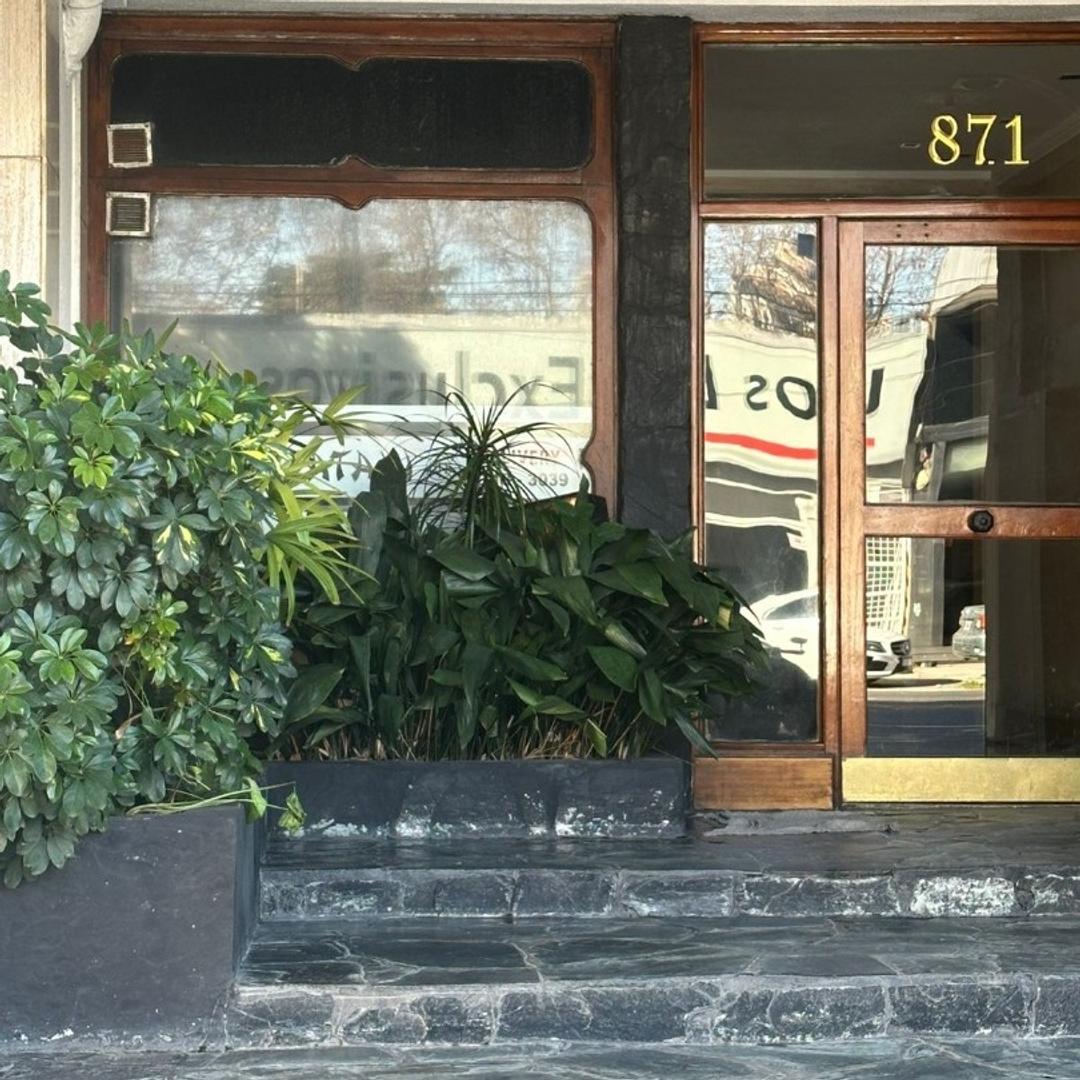 Departamento en Alquiler con 1 cocheras