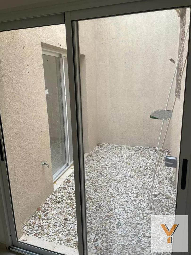 Casa en venta - 5 Dormitorios 2 Baños - 100Mts2 - Quilmes