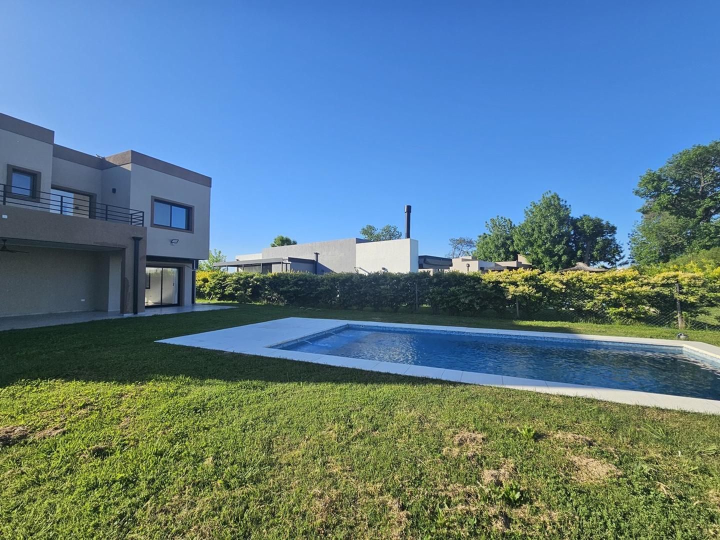 Casa moderna en alquiler anual El molino Haras Santa Maria