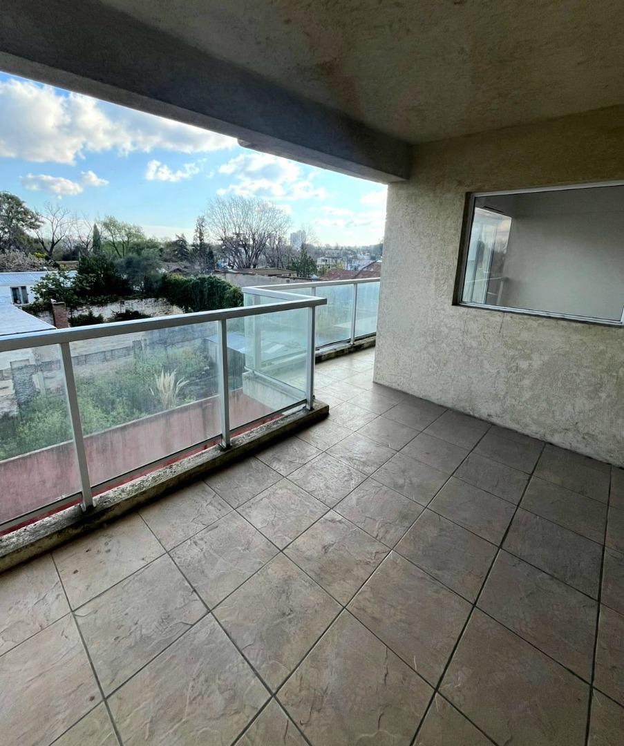 Dpto 3 Amb sobre Av. Cazón Balcón Terraza Doble y Cochera