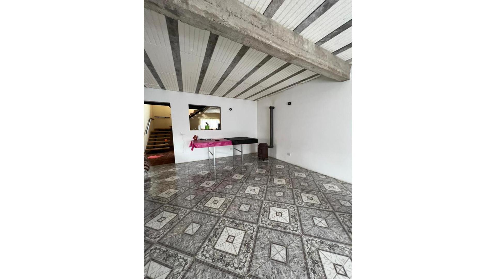 Casa 7 ambientes con 3 baños