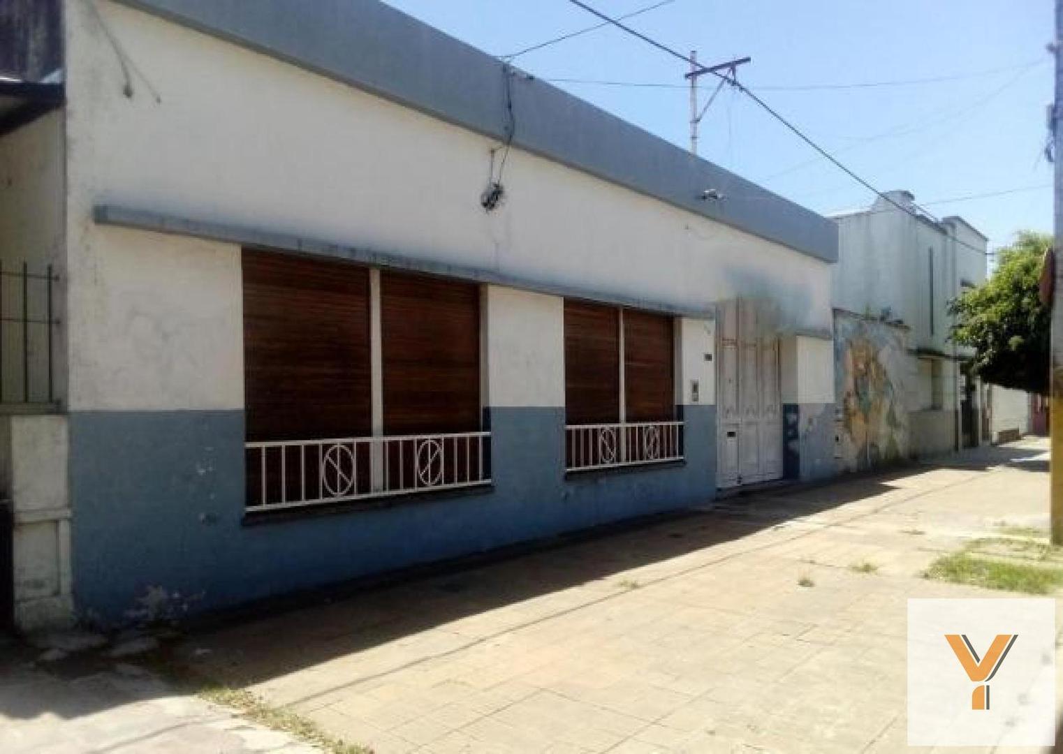 Casa en venta - 3 Dormitorios 2 Baños - Cochera - 920Mts2 - Berisso