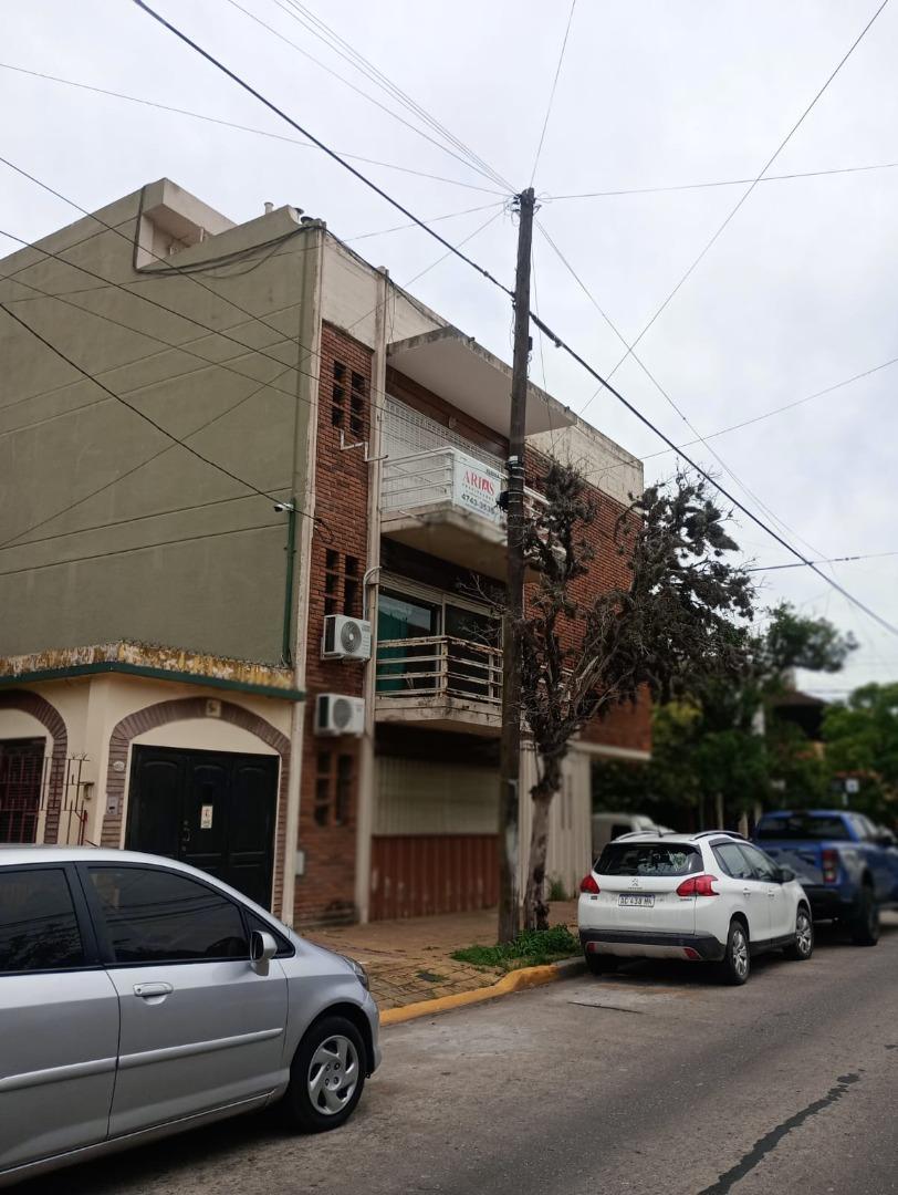 Monseñor Larumbe 220 , Piso 2