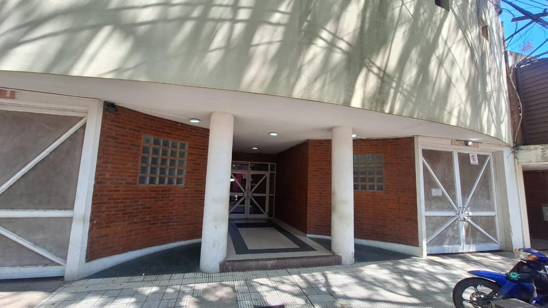 Roque Saenz Peña 256 , Piso 4