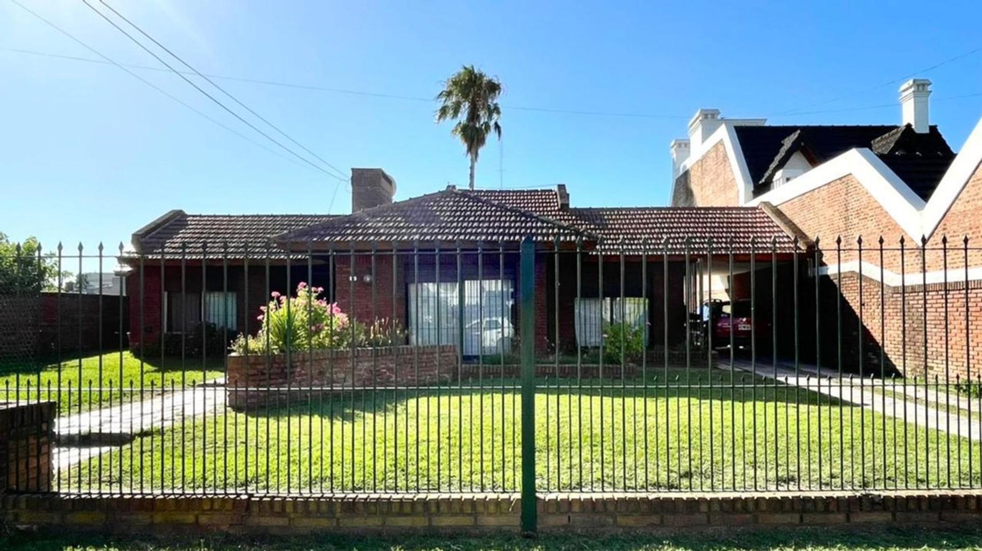 VENTA CASA c/lote 1053 mts2   VILLA MORRA PILAR