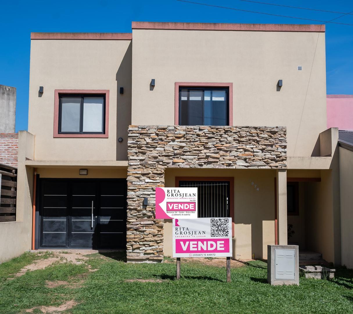 Casa moderna de 2 plantas con piscina en San José