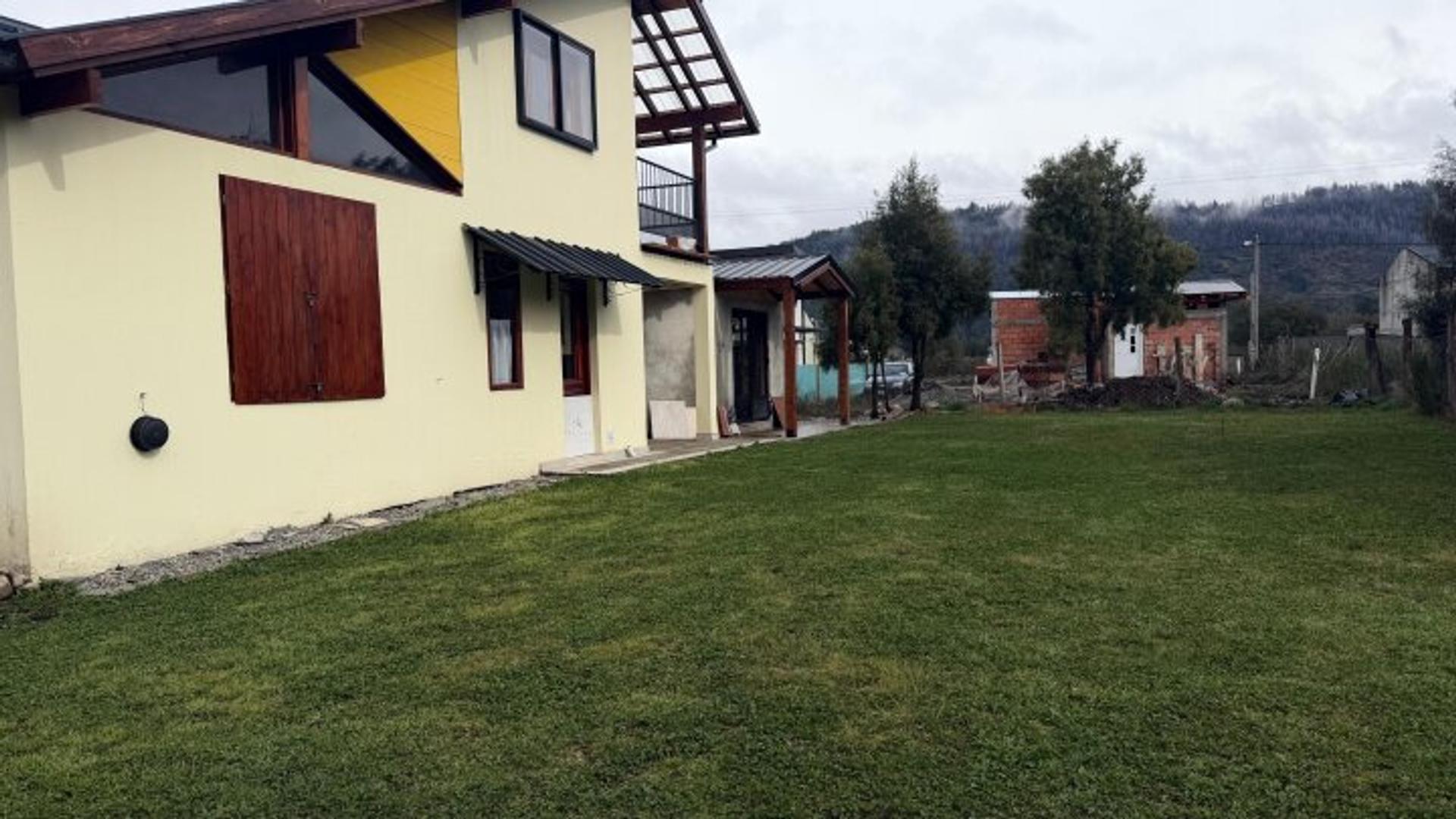 Casa 2 ambientes con 2 baños