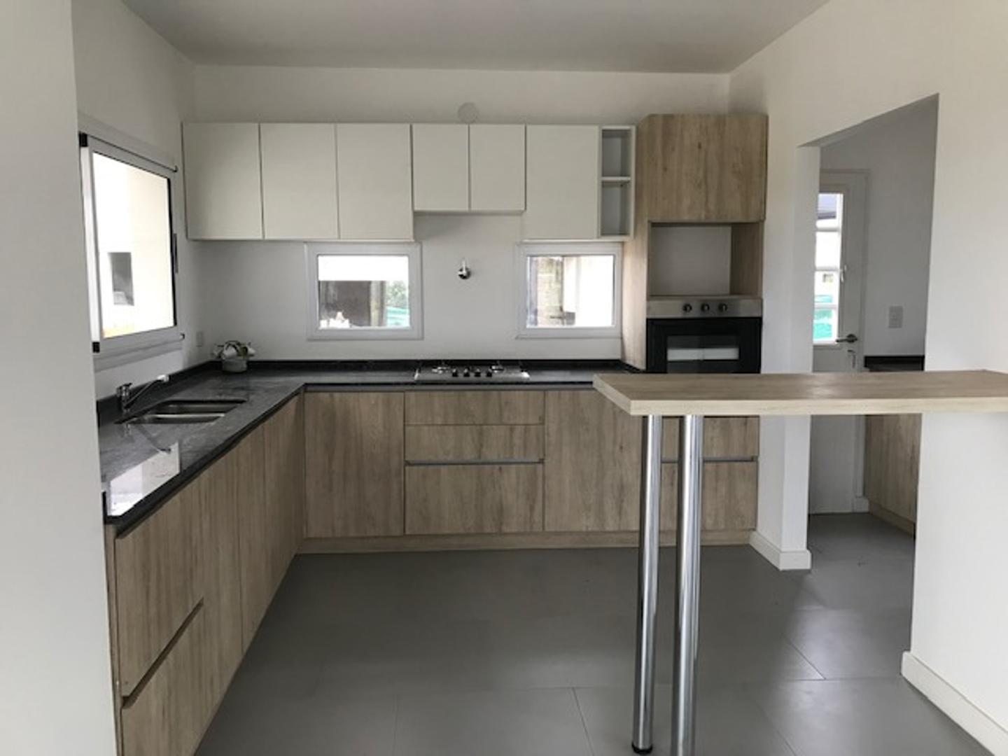 Casa en Venta en Pilar del Este - Santa Elena, USD 240.000