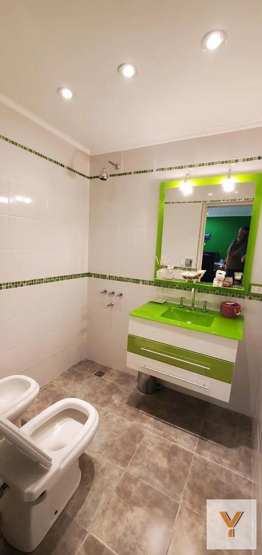 Casa en venta - 3 Dormitorios 4 Baños - 310mts2 - Guernica