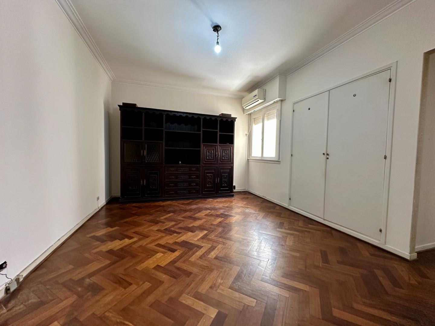 MUY LINDO DEPTO. 3 AMB. CON BALCÓN - INMEJORABLE UBICACIÓN