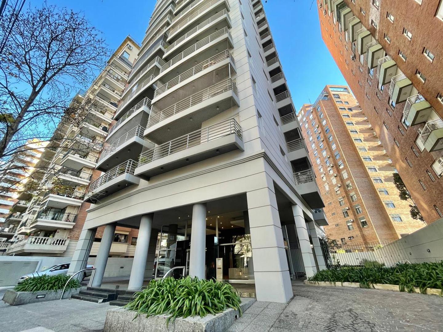 Divino e impecable departamento con cochera en alquiler ubicado en La Isla, Olivos.