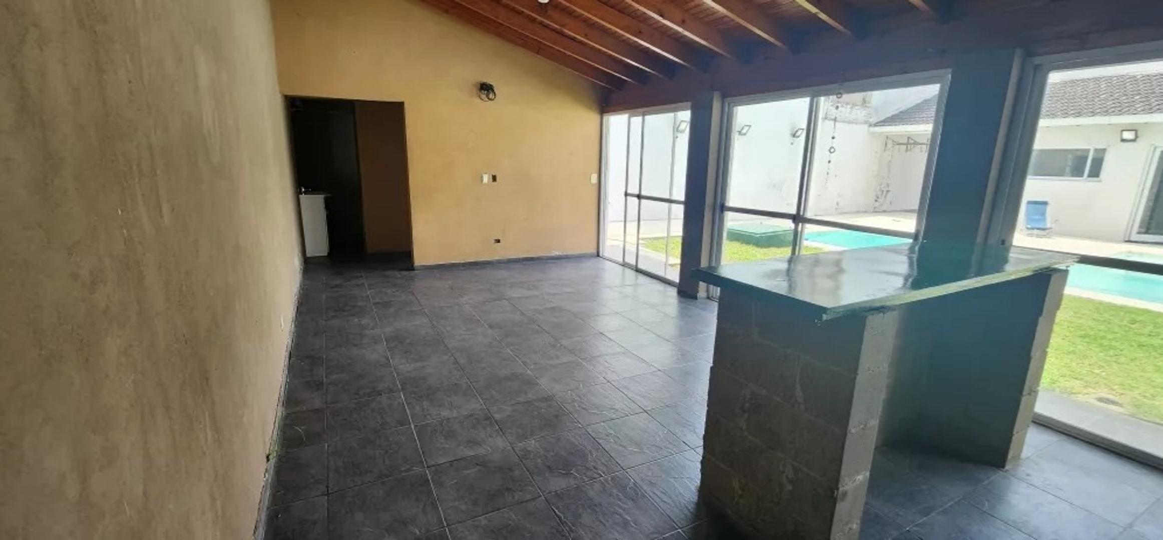 Casa en Venta en Moron Sur, USD 250.000