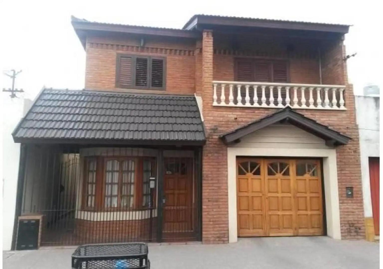 Casa 4 ambientes en Lanús Este