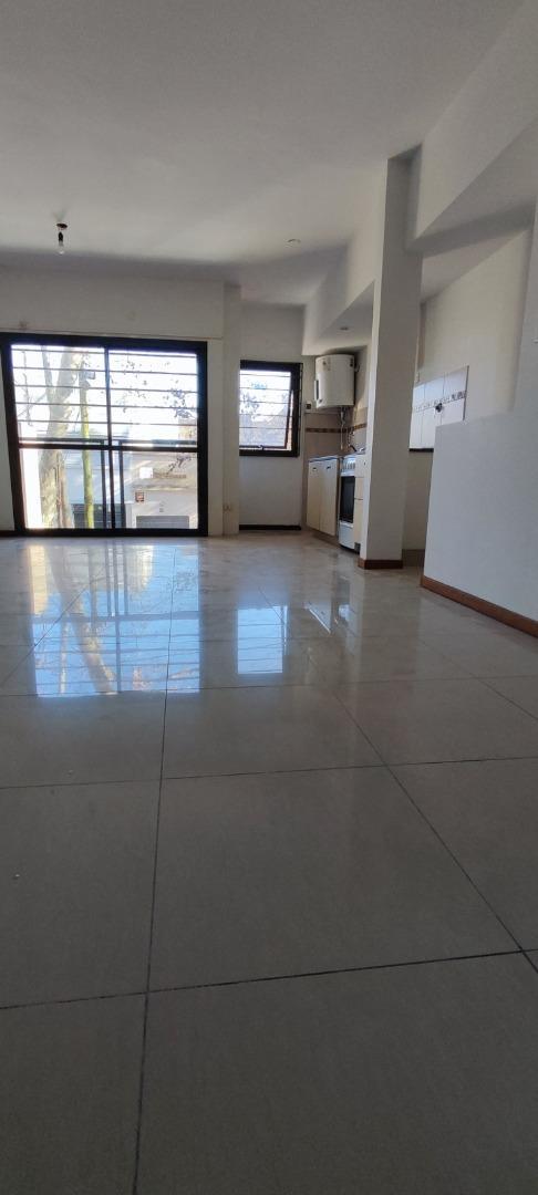 INVERSION. Depto 2 amb. a metros de estación Don Bosco,