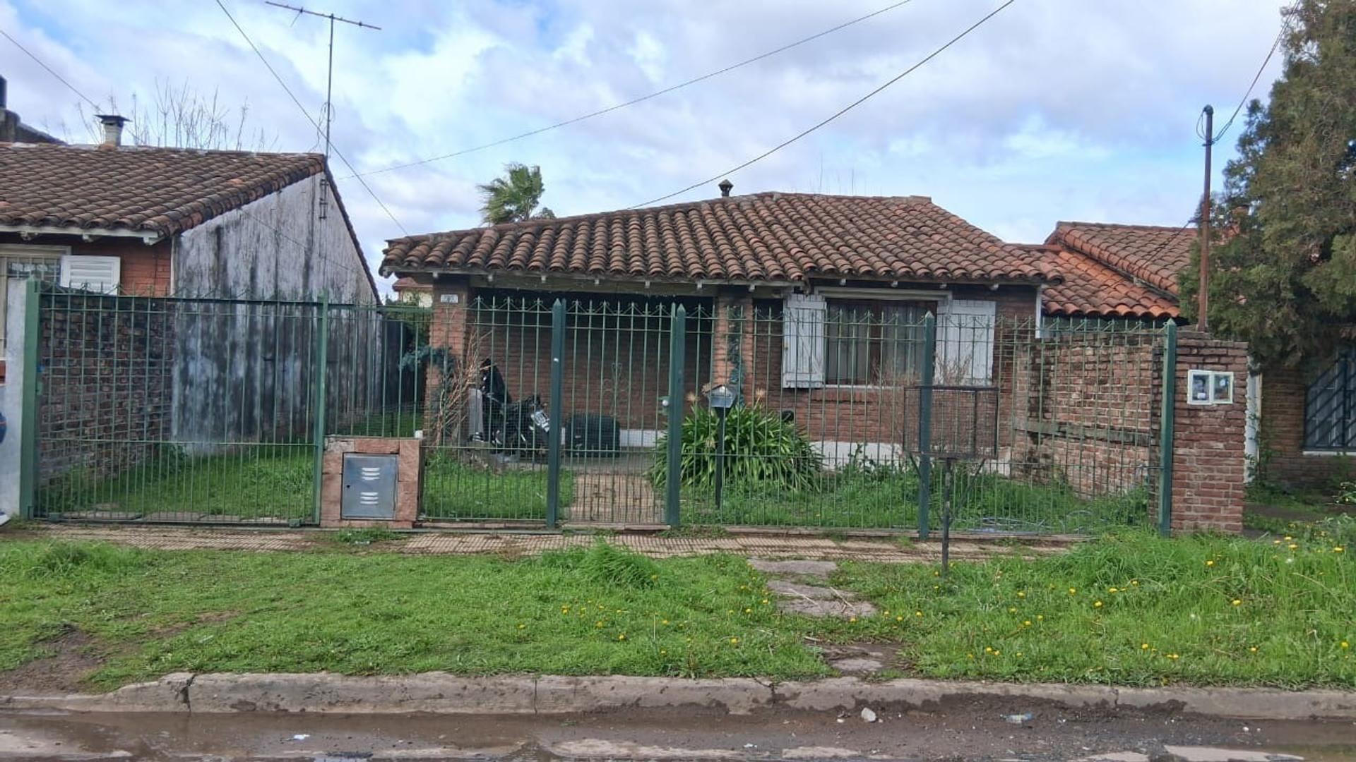 Casa 3 ambientes con 1 baño