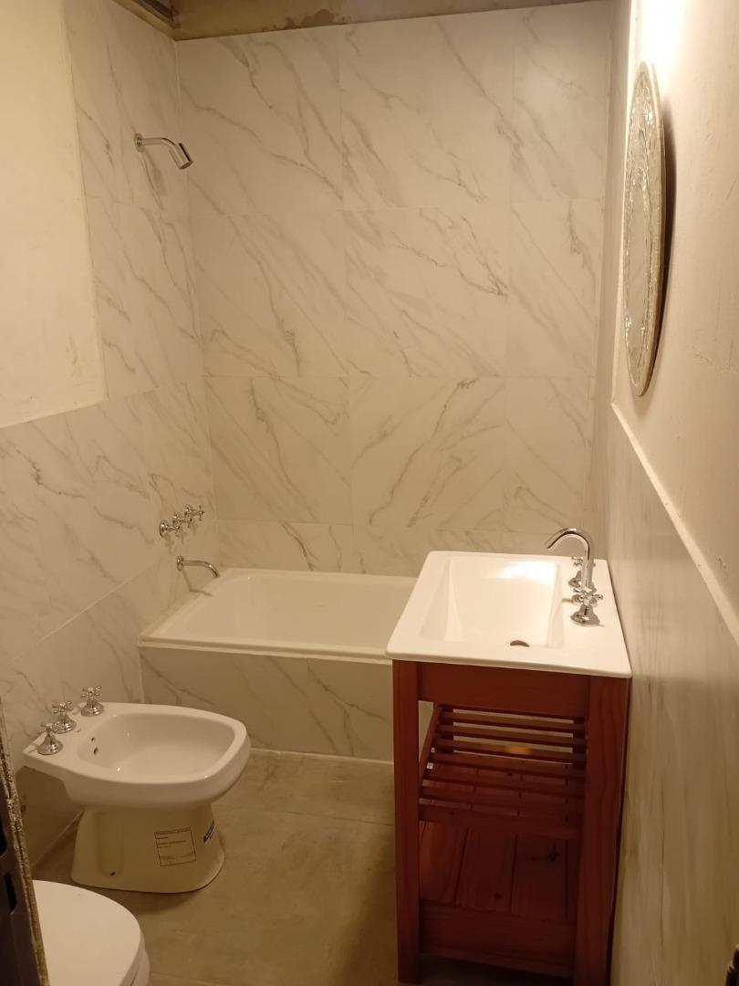 Casa 3 ambientes con 2 baños