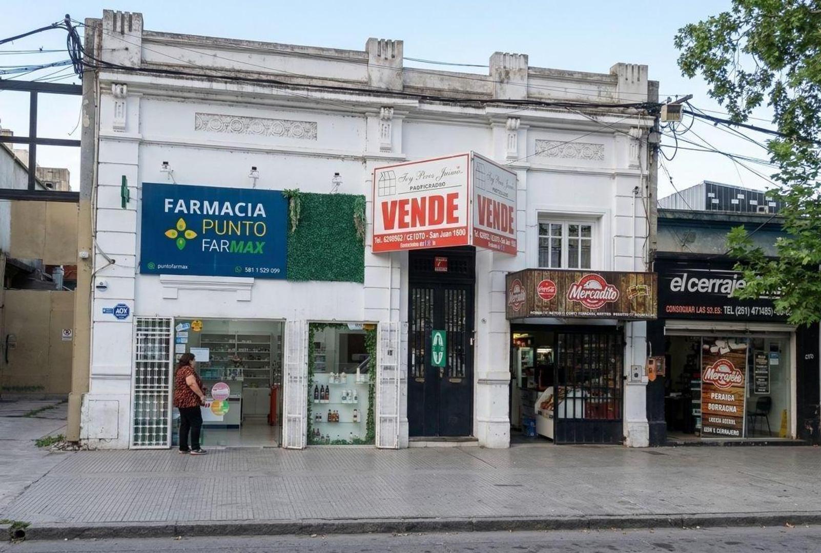 Venta Casa Av. Sarmiento 700 - Casa de 3 Dormitorios + 2 Loc