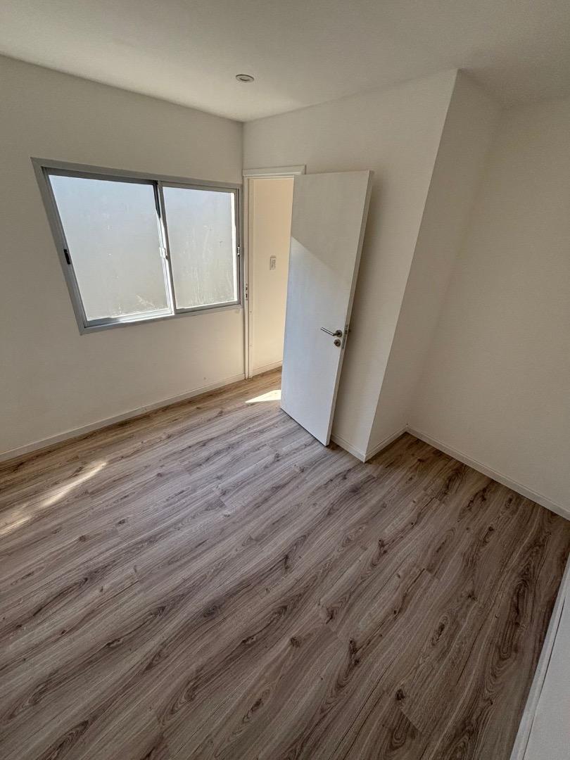 Depto Tipo Casa en Venta en La Perla Sur, USD 59.900