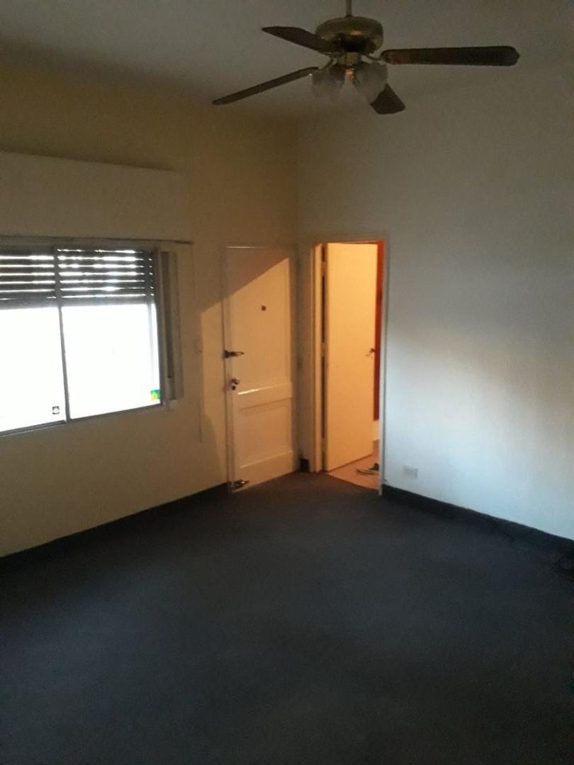 Depto Tipo Casa en Venta en Castelar, USD 40.000