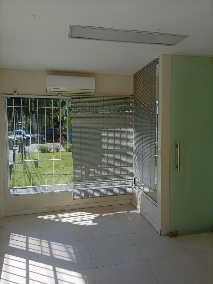 Oficina en Alquiler con 5 cocheras