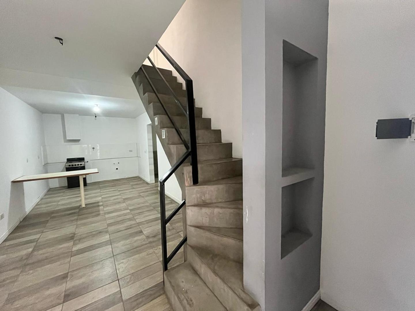 Depto Tipo Casa en Venta de 4 ambientes