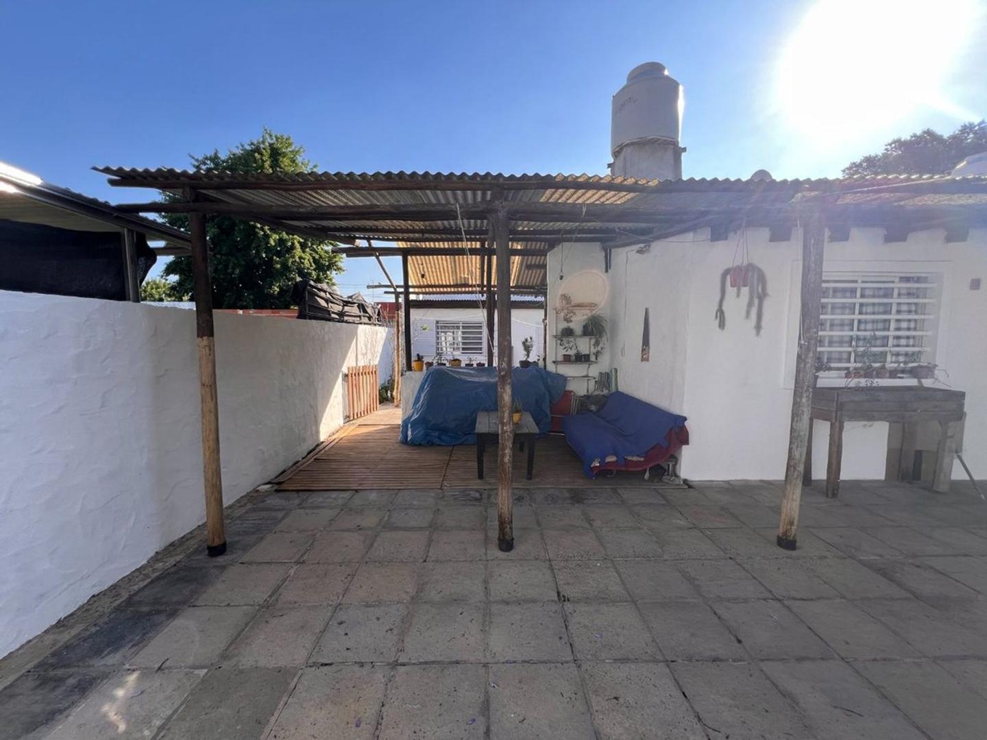 Casa 3 ambientes con 1 baño